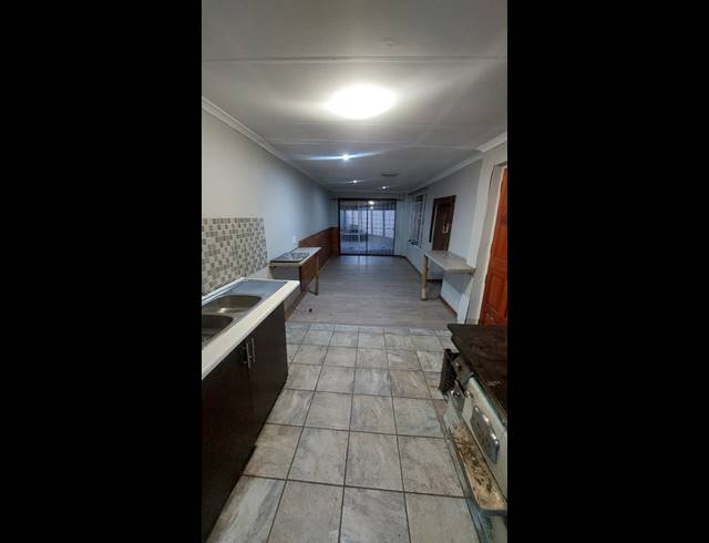 4 BEDROOM FREESTANDING TO LET IN WILGEHOF